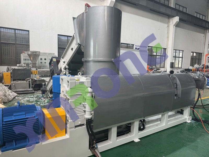PP PE废料造粒线生产试机成功